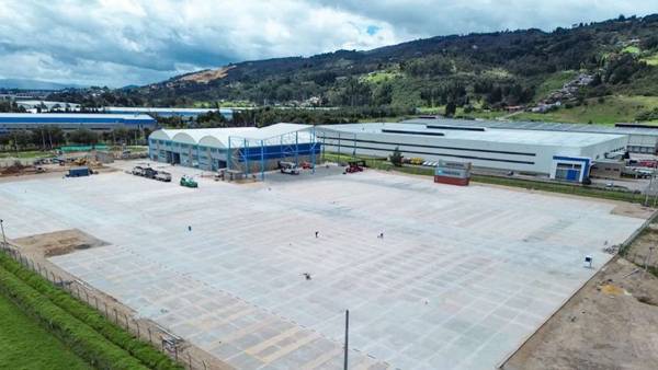 Maersk opens logistics center with reefer area in Bogota